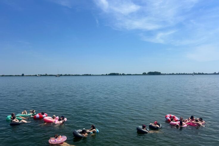zomers zwemmen zwembanden